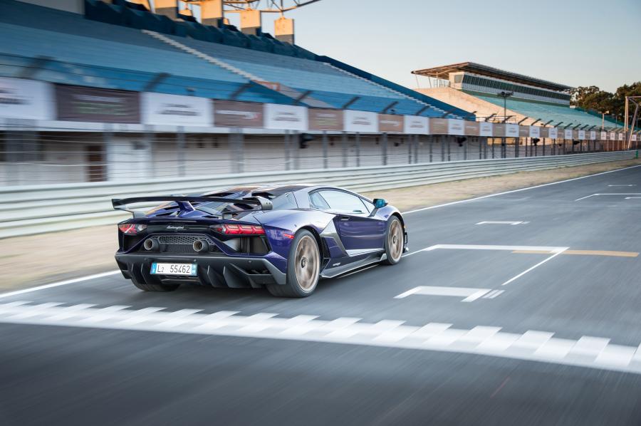 Lamborghini Aventador SVJ 2018 года  (NA) (фото 5 из 23)